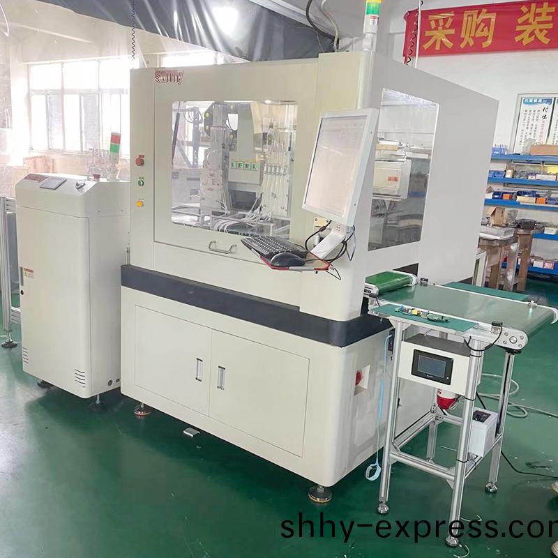 汽(qi)車(che)燈(deng)闆(ban)PCB分闆機(ji)